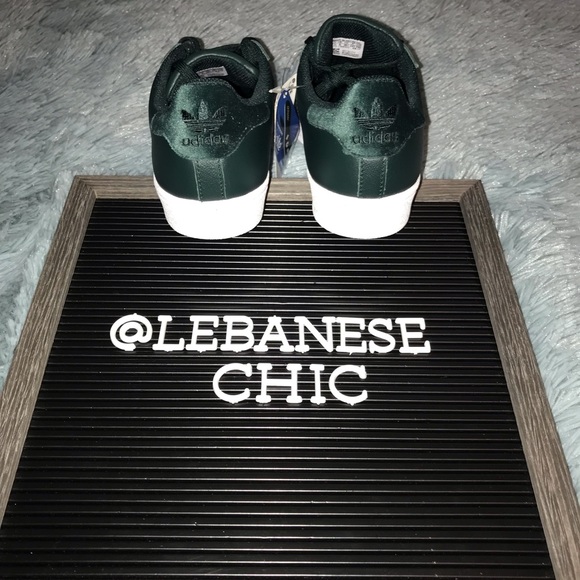 LAST ONE!! New Size 7.5 Adidas Velvet Superstars - Picture 4 of 5